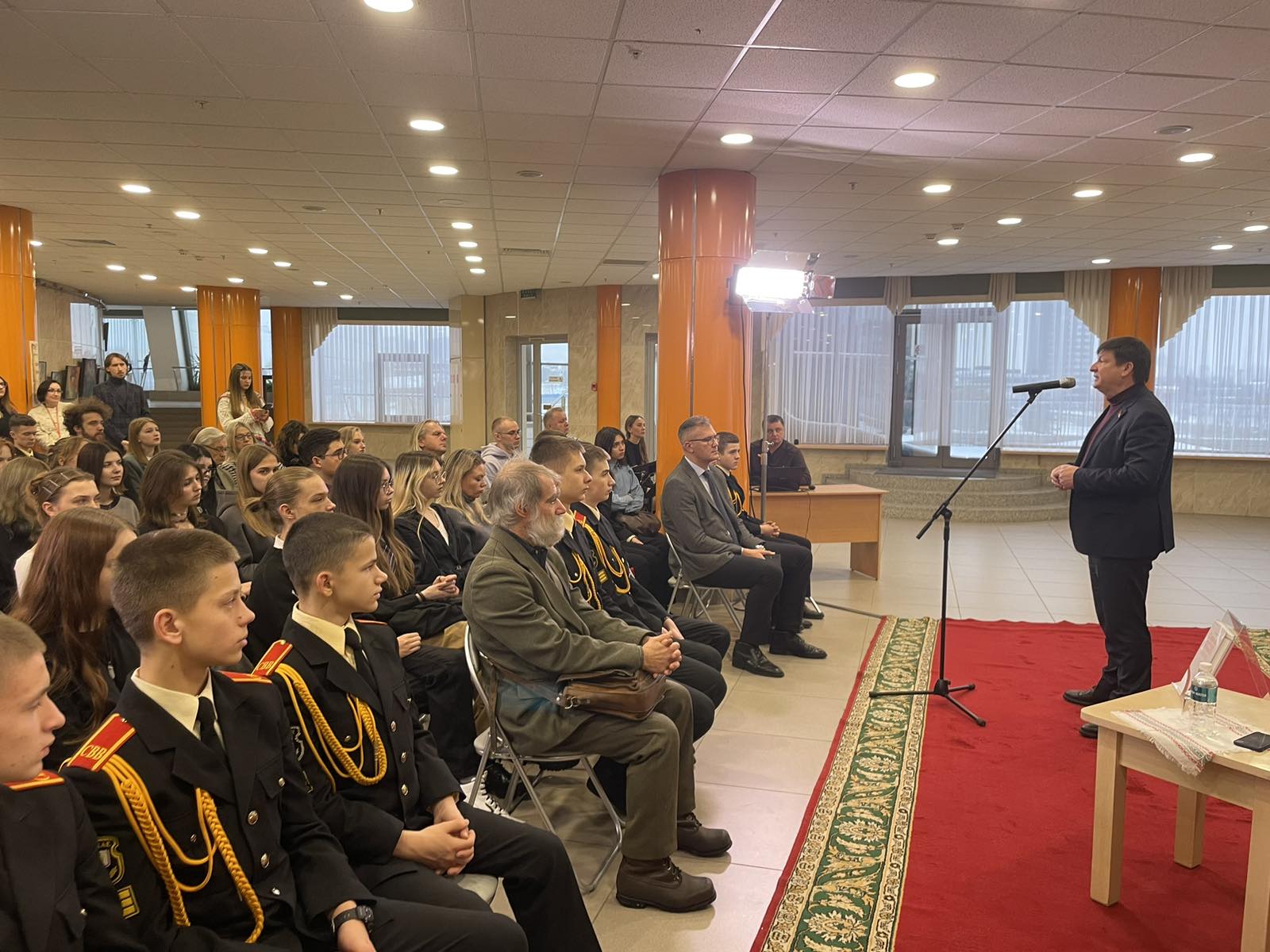 Сёння ў Нацыянальнай бібліятэцы Беларусі прайшла прэзентацыя кнігі «Сімвалы беларускай вечнасці: гісторыя сімвалаў беларускай дзяржаўнасці». Сёння ў Нацыянальнай бібліятэцы Беларусі прайшла прэзентацыя кнігі «Сімвалы беларускай вечнасці: гісторыя сімвалаў беларускай дзяржаўнасці».